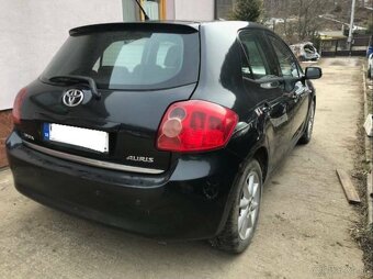 Rozpredám na náhradné diely Toyota Auris - 3