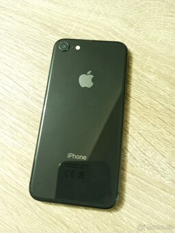 iPhone 8 / 64GB Super stav - 3