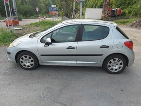 Peugeot 207 1.4 E  54KW Benzín r.v. 2007 - 3