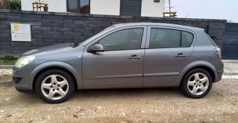 Opel astra hatchback - 3