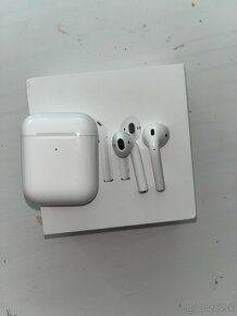 AirPods (1 generácia tuším) - 3