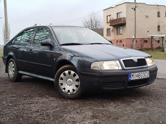 Škoda Octavia 2.0 benzín r.v 2003 - 3