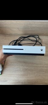 Xbox One S - 3