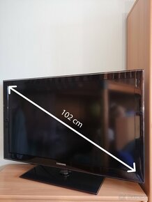 40" (102cm) Samsung LCD TV - 3