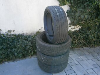 Predám 4x celoročné pneu Pirelli 235/50 R20 104WXL - 3