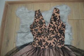 Spoločenské šaty s tylovou áčkovou sukňou - 3