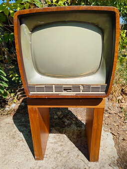 Retro TV Tesla 106U - 3