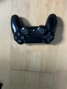 Predám Playstation 4 Pro 1tb - 3