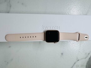 Predám Apple Watch Series 5 40mm Gold, Pink Sand Sport Band - 3