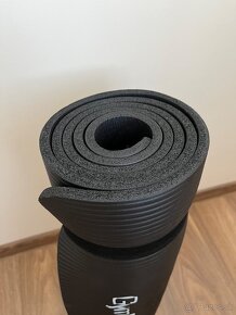 PODLOŽKA NA CVIČENIE YOGA MAT BLACK - GYM BEAM - 3