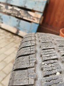 Predám celoročne pneumatiky 205/70 r15c - 3