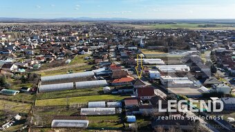 Dvojgeneračný RD Nesvady, veľký pozemok 2120 m2, 3 vchody - 3