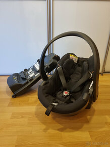 Vajíčko Stokke iZi Go Modular X1 + IsoFix Base by BeSafe - 3