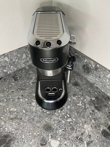 Kávovar DeLonghi EC685BK - 3