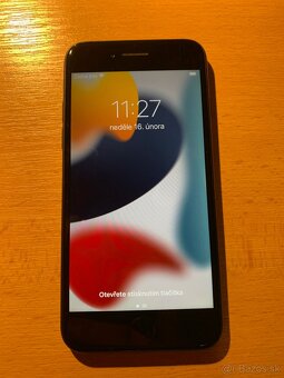 Apple iPhone 7 Space Gray 32 GB - 3