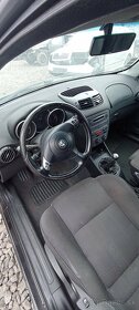 Rozpredam na nahradne diely Alfa Romeo 147 - 3