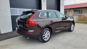 Volvo XC60 B4 Momentum Pro AWD A/T - 3