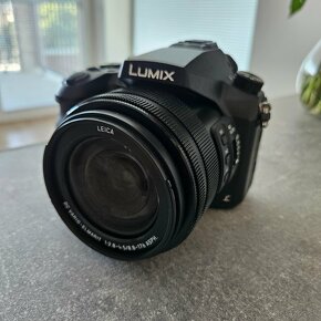 Panasonic Lumix DMC-FZ2000 - 3