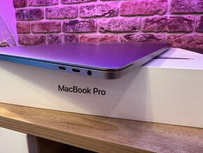 MacBook Pro 15, 2017, i7 / 16 / 256 - 3