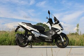 Aprilia SR Max 300 vo vybornom stave - 3