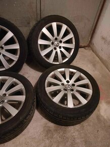 4ks alu disky orig. VW 5x112 R17 pneu 235/45 R17 5mm - 3