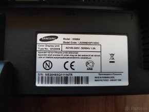 20" SAMSUNG Sync Master 206BW

 - 3