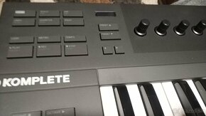 Native Instruments Komplete Kontrol A25 - 3