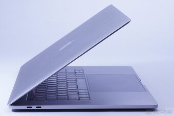 ZÁRUKA/MacbookPro 15.4" TB/I7 2.6GHZ/16GB RAM/256GB SSD/CZ - 3