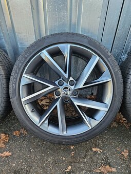 Letní alu kola Vega 19" Škoda Superb 235/40 R19 - 3