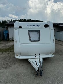 Predám prívesný karavan HOBBY DE LUXE 540 KMFE - 3