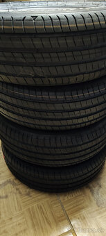 Predám pneumatiky Michelin e primacy 195/55R16 - 3