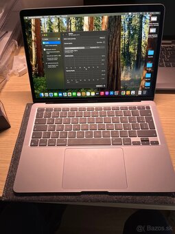 Predám MacBook Air 1M - 3