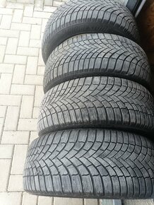 Na BMW predaj diskyR17 so zimnými Bridgestone 225/50 runflat - 3