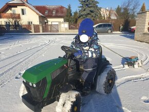 Elektrický farmářský traktor s přívěsem: zelený - 3