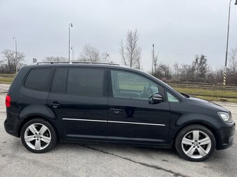 Volkswagen Touran 2.0 TDI highline r.v 2011 navi xenon - 3