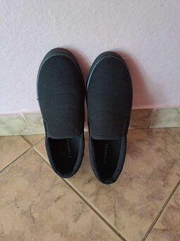 čierne slip on vel.  40 - 3