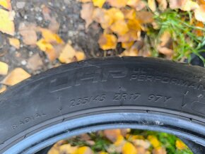 letné pneu 235/45 r17 - 3