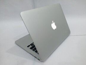 MacBook Pro 13 Retina - i5,8GB,256GB - 3