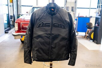 Predám pánsku motocyklovú bundu Icon Contra2 Leather Jacket - 3