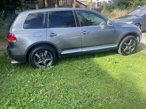 Rozpredám vw touareg 3.0 tdi bks diely - 3