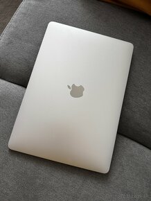 Predám Macbook Air 2020 - absolútne bez poškodení - 3