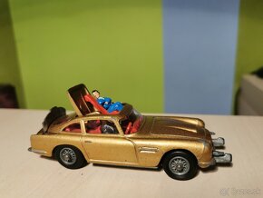 Corgi toys Aston Martin DB4 - 3