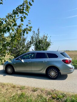 Opel Astra J 2012 - 3