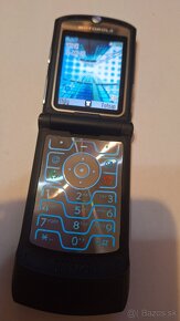 Motorola Razr V3 top stav - 3