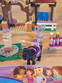 Lego Friends 41126 Jazdecký dvor - 3