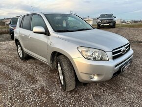 Toyota RAV4 2.2 D-4D 135 Terra - 3