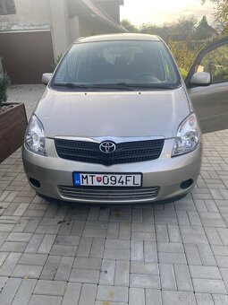 Toyota Corolla Verso 2,0 D - 3