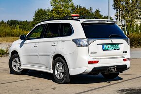 Mitsubishi Outlander PHEV 4x4 A/T (ťažné, max výbava) - 3