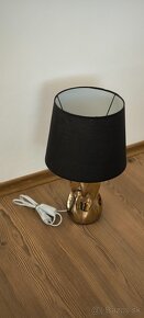 Predám modernú peknú a kvalitnú zlato čiernu nočnú lampu - 3