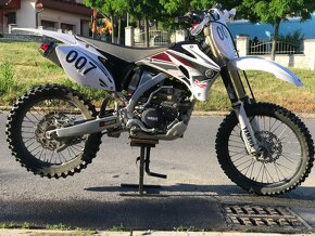 Yamaha YZF250(Americká verzia, biela, možný zberateľský kus) - 3